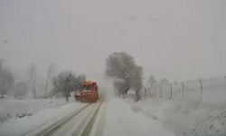 Mihalıççık'ta ani bastıran kar ulaşımı olumsuz etkiledi!