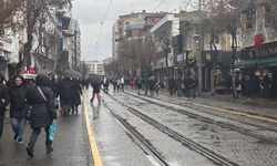 Eskişehir'de yağış vatandaşlara zor anlar yaşattı