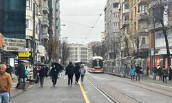 Eskişehir'de yağmur vatandaşlara zor anlar yaşattı