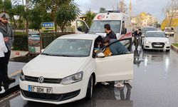 Kaza sonrası şoka giren sürücüyü araçtan kimse indiremedi