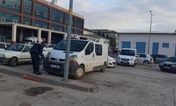 Minibüsün altında kalan çocuk hayatını kaybetti!