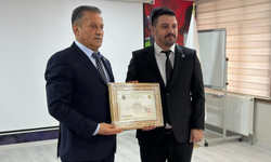 EMŞAV İl Başkanı Çil’e özel plaket