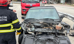 Seyir halinde kontrolden çıkan otomobil refüje çarptı, 1 kişi yaralandı