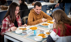 Anadolu Üniversitesi yemekhanesi Ramazan boyunca üç öğün yemek vermeye devam edecek