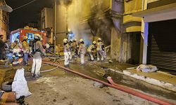 Beyoğlu'nda 3 katlı binada yangın paniği