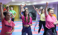 Zumba ile zinde kalıyorlar