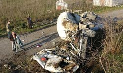 İstinat duvarından uçan beton mikseri kağıt gibi ezildi!