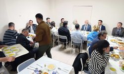 İl Sağlık Müdürü Bildirici, hastane personeliyle iftar yapmayı sürdürüyor