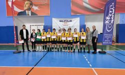 Eskişehir'in kız futsal takımı bölge şampiyonu oldu