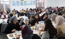 Bu köyde iftar vakti evlerde yemek pişirmek yasaklandı