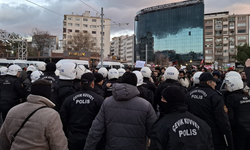 Eskişehir’de yürüyüş yapan gençlere polis engeli