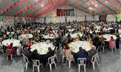 Eskişehir’de AK Parti Kadın Kolları’nın düzenlediği iftar programına yoğun ilgi