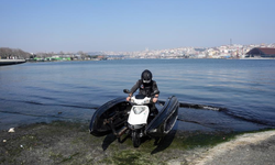 Hem denizde hem karada gidebilen motosiklet yaptı