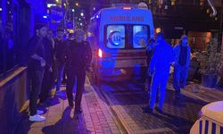 Barlar Sokağı'nda bıçaklı kavga: 1 yaralı