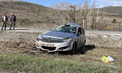 Virajı alamayarak tarlaya uçtu, 1'i ağır 5 kişi yaralandı