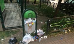 Eskişehir'de o muhtarlık yanındaki park çöplüğe döndü!