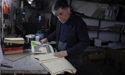 Aşınmış kitaplara 45 yıldır hayat veriyor