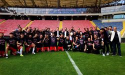 Milletvekili Hatipoğlu: "Tarih yazdınız, Eskişehirspor'um!"