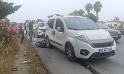 Emniyet şeridinde duran araca motosiklet çarptı: 1 ağır yaralı