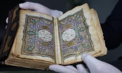 200 yıllık altın tezhipli Kur'an-ı Kerim'i Cumhurbaşkanı'na hediye etmek istiyor