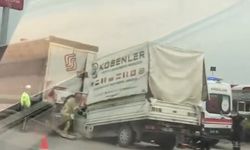 Sıkışan sürücüyü ekipler kurtardı