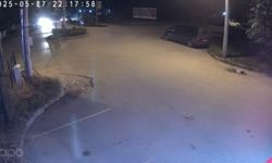 Kavşakta drift yapan otomobil ağaca çarptı: 3 yaralı!