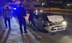 Eskişehir'de korkutan kaza: Otomobil kullanılmaz hale geldi, sürücü yaralandı!