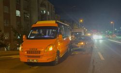 Otomobil dolmuşa çarptı: 1 yaralı!