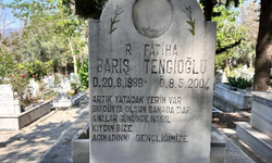 Özgür Özel'e saldıran kişinin katlettiği oğlunun mezarındaki "Analar gününde nasıl kıydın bize" ifadeleri dikkat çekti
