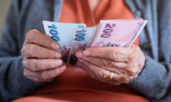 Yaşlı ve engelli aylıkları hesaplara yatırılmaya başlandı
