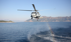 Deniz Kuvvetlerine ait helikopter acil iniş yaptı