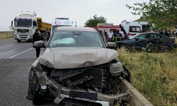 Otomobil ile kamyonet çarpıştı: 1 ölü, 3 yaralı