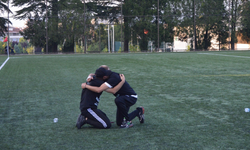Gözyaşlarını tutamadı