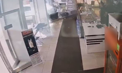 Fren yerine gaza bastı, kasap dükkanına daldı