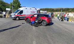 Otomobil motosikletle çarpıştı: 1 ağır yaralı
