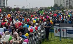 Kanseri yenen küçük çocuğun balonlu kutlaması, İstanbul halkına umut oldu