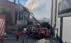 Esenyurt’ta 4 katlı bir tekstil fabrikasında korkutan yangın