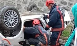 Site bahçesine uçan otomobilde can verdi!
