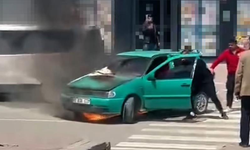 Park halindeki otomobil alev aldı!