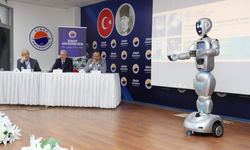 Akademisyen robot Maya, Sinop’ta konuştu