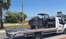 Direksiyon hakimiyetini kaybeden motorlu bisiklet devrildi!