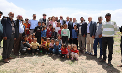 Eskişehir'de mevsimlik işçi çocukları Tanal'dan okul istedi!