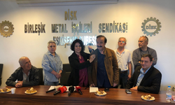 Eskişehirli sanatçı Bahattin Atak, DİSK Emekli-Sen Eskişehir Şubesi’ne katıldı