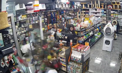Eskişehir'de bir garip olay: Motosiklet petshopa daldı!