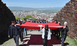 Gençlerden ecdada vefa