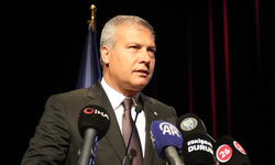 Rektör Adıgüzel, tüm salonu duygulandırdı!