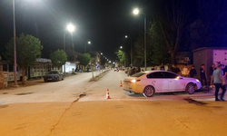 Otomobil ile motosiklet çarpıştı!