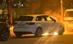 Park halindeki otomobilde yangın!