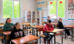 Üniversite öğrencilerinden köy okuluna anlamlı destek