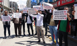 CHP Lideri Özgür Özel'e pankartlı protesto!